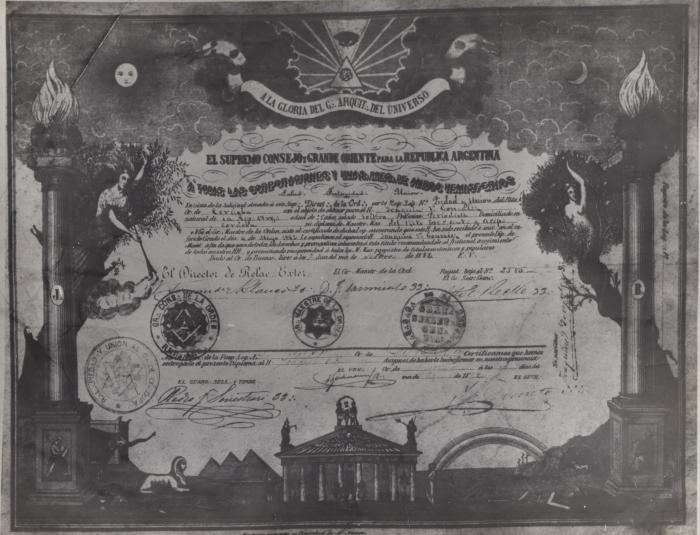Fotografía del diploma de Maestro Masón de Joaquín V. González.