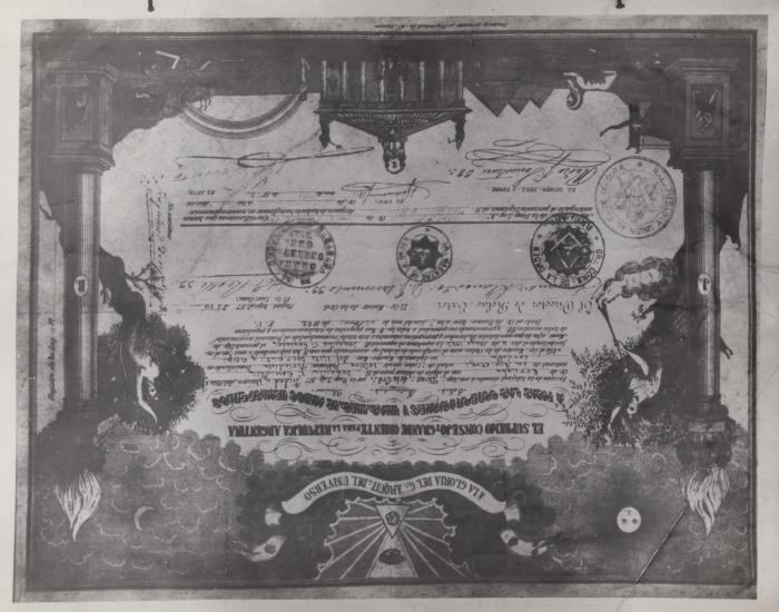 Fotografía del diploma de Maestro Masón de Joaquín V. González.
