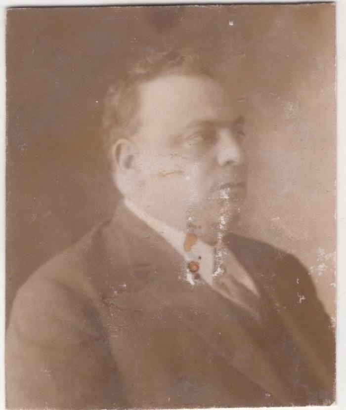 Retrato de un miembro.