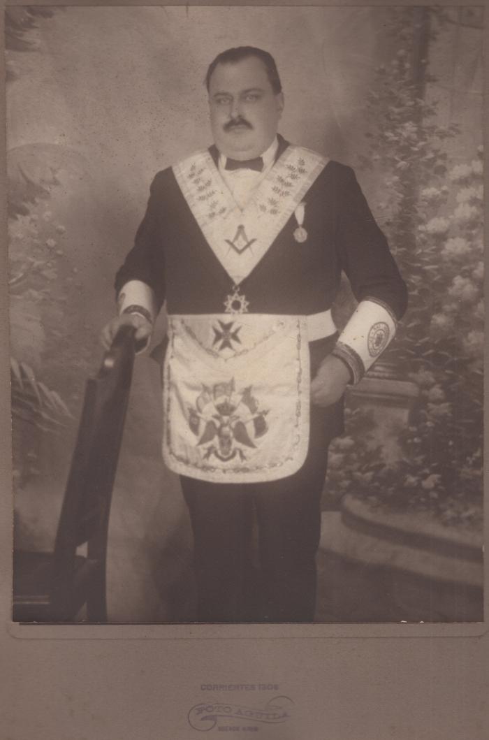Retrato del Gran Maestre de la Gran Logia de la Argentina Fabián Onsari.