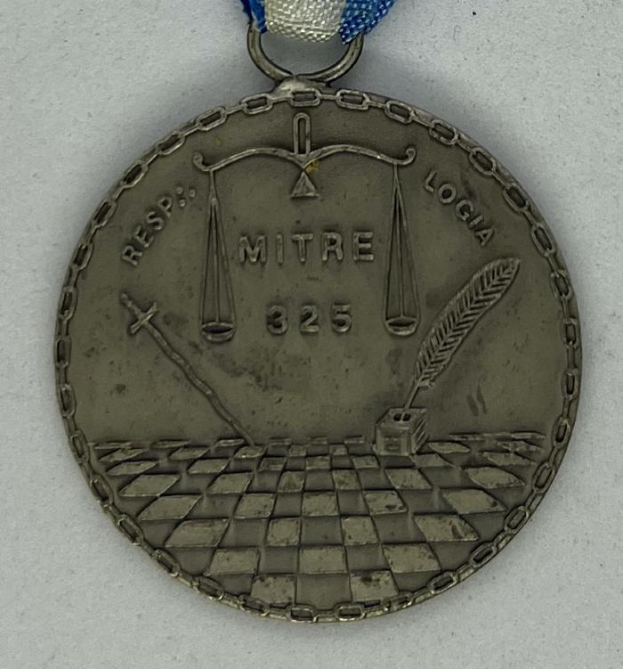 Mitre Nº 325